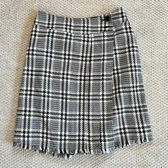 Isaac Mizrahi Sz 12 Black White Plaid Wrap Skirt Wool Blend Fringe Hem Business - Picture 1 of 9